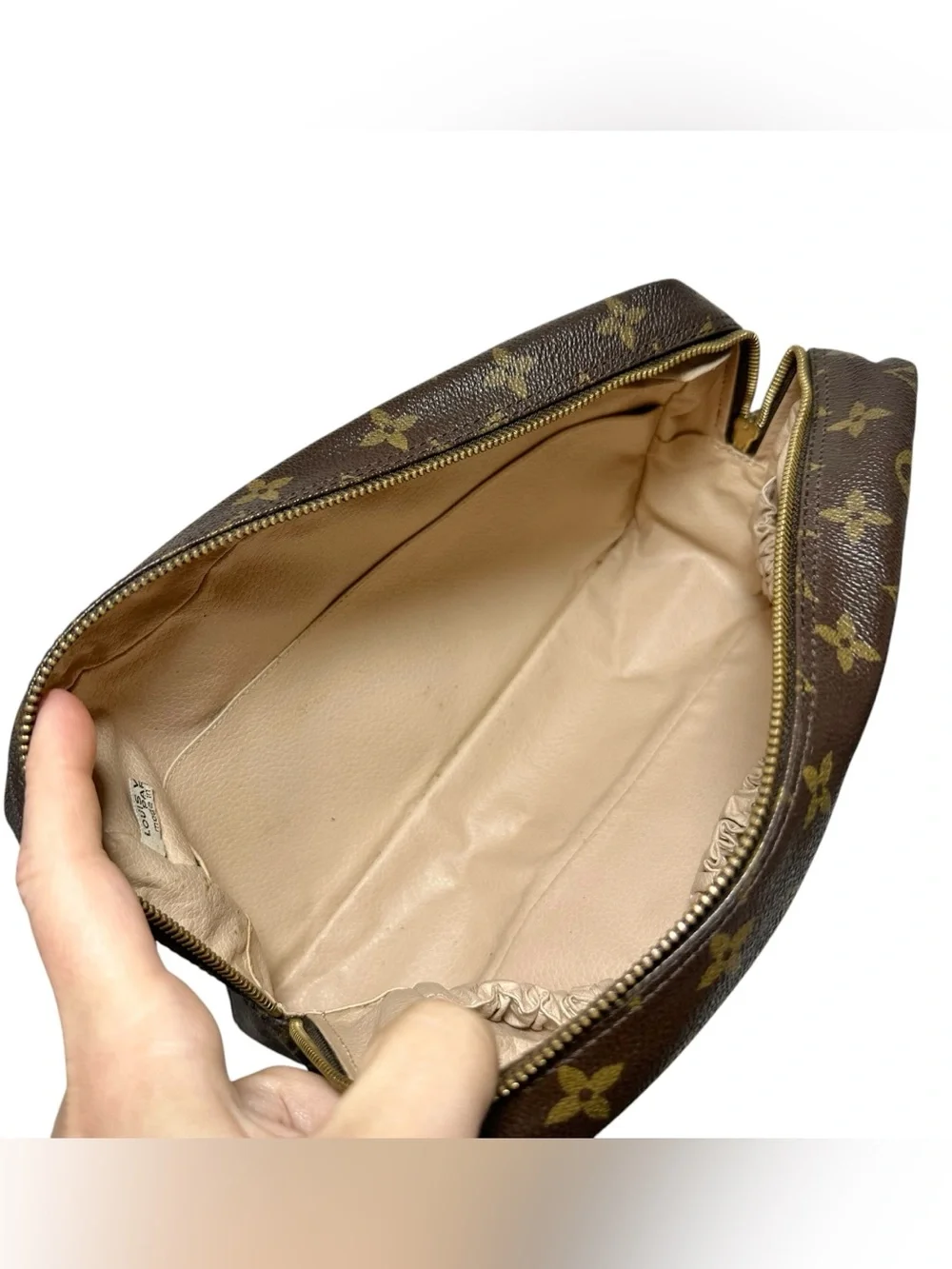 Louis Vuitton 1987 Monogram Leather Vintage Toiletry 28 Trousse Clutch Cosmetic